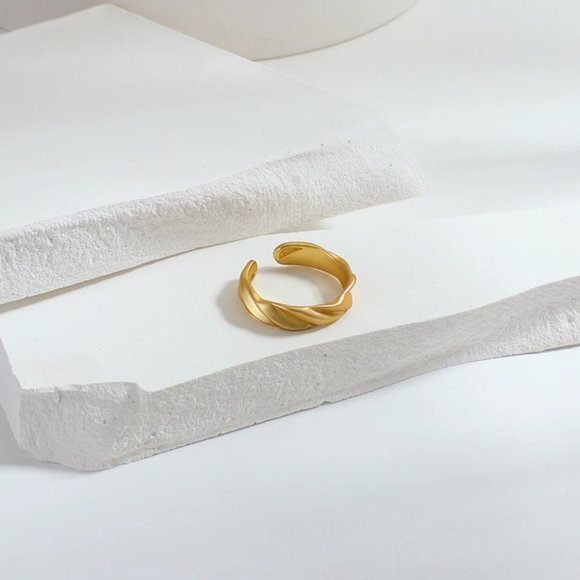 Adjustable Matte Gold Ring - Picture 1 of 1